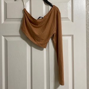 One sleeve crop shirt